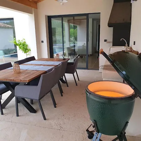 Mont Ventoux: Luxury Retreat With Private Pool And Provençal Views